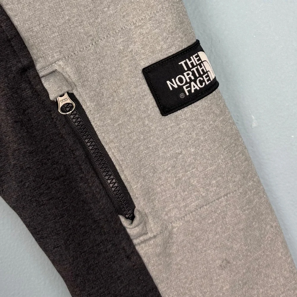 The North Face Women's Medium Gray Full Zip Mock Neck Fleece Pockets Logo Jacket
